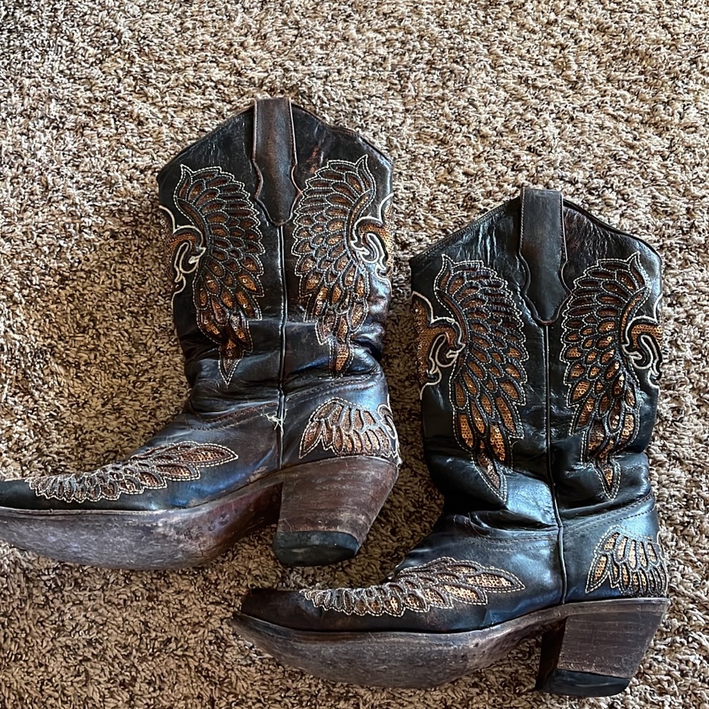 Corral boots